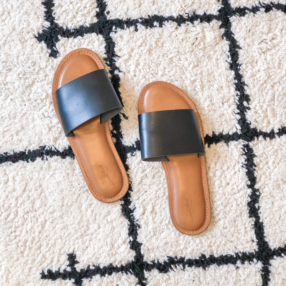 UNIVERSAL THREAD Sandals